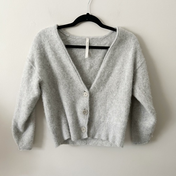 Babaton Sweaters - Babaton grey cashmere button up cardigan cropped S